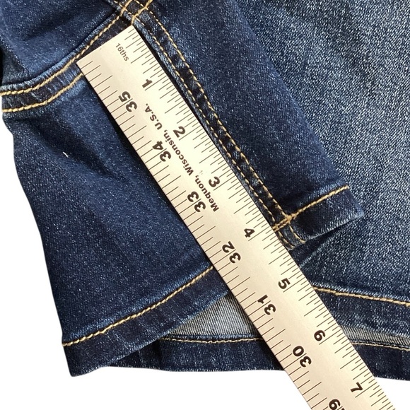 NWT CATO Women’s Contour Fit Hourglass Hi Rise Denim Shorts 22W 4.5” Stretchy - Picture 4 of 12